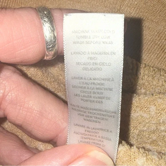 Magnolia Waco TX Graphic Sweatshirt Tan Cozy Pullover Large - Picture 9 of 10